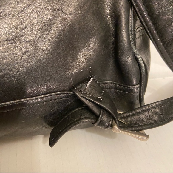 Le Donne Black Zip Zip Multi Compartment Genuine Leather Backpack. - Picture 6 of 12